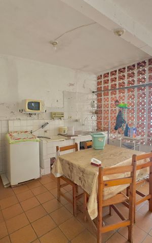 Casa à venda com 294m², 6 quartos e 6 vagas Casa à venda com 294m², 6 quartos e 6 vagasÁrea de serviço