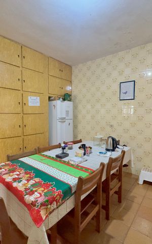 Casa à venda com 294m², 6 quartos e 6 vagas Casa à venda com 294m², 6 quartos e 6 vagasCozinha