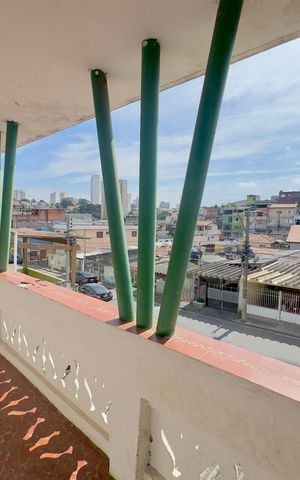 Casa à venda com 294m², 6 quartos e 6 vagas Casa à venda com 294m², 6 quartos e 6 vagasVaranda