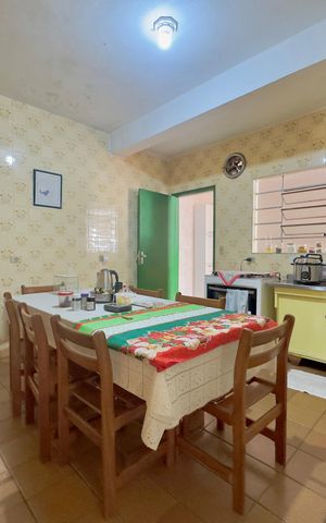 Casa à venda com 294m², 6 quartos e 6 vagas Casa à venda com 294m², 6 quartos e 6 vagasCozinha