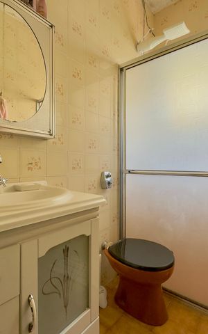 Casa à venda com 294m², 6 quartos e 6 vagas Casa à venda com 294m², 6 quartos e 6 vagasBanheiro social