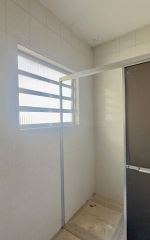 Casa à venda com 294m², 6 quartos e 6 vagas Casa à venda com 294m², 6 quartos e 6 vagasCasa 2 - Banheiro social 2
