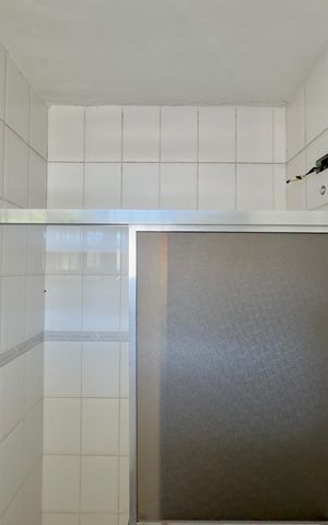 Casa à venda com 294m², 6 quartos e 6 vagas Casa à venda com 294m², 6 quartos e 6 vagasCasa 2 - Banheiro social 3