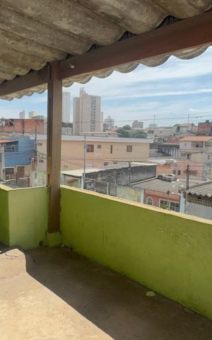Casa à venda com 294m², 6 quartos e 6 vagas Casa à venda com 294m², 6 quartos e 6 vagasÁrea externa