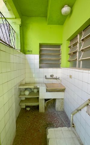 Casa à venda com 294m², 6 quartos e 6 vagas Casa à venda com 294m², 6 quartos e 6 vagasÁrea de serviço