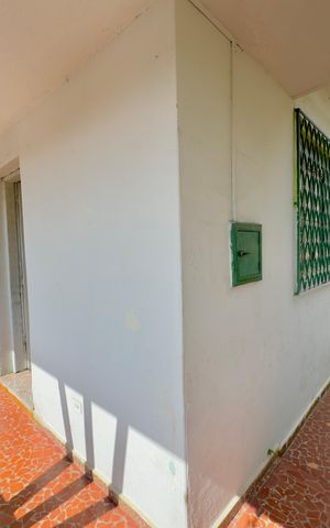 Casa à venda com 294m², 6 quartos e 6 vagas Casa à venda com 294m², 6 quartos e 6 vagasVaranda