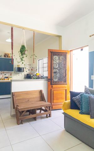 Casa à venda com 180m², 1 quarto e 2 vagas Casa à venda com 180m², 1 quarto e 2 vagasSala/Cozinha