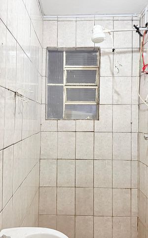 Casa para alugar com 70m², 2 quartos e 1 vaga Casa para alugar com 70m², 2 quartos e 1 vagaBanheiro social