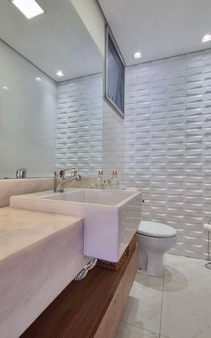 Apartamento à venda com 168m², 3 quartos e 4 vagas Apartamento à venda com 168m², 3 quartos e 4 vagasBanheiro Social - Segundo Piso