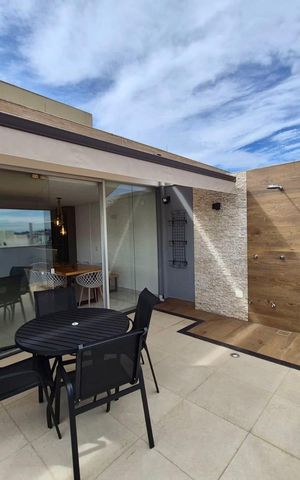 Apartamento à venda com 168m², 3 quartos e 4 vagas Apartamento à venda com 168m², 3 quartos e 4 vagasÁrea Externa e Lavanderia