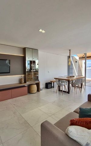 Apartamento à venda com 168m², 3 quartos e 4 vagas Apartamento à venda com 168m², 3 quartos e 4 vagasSala Segunda Piso