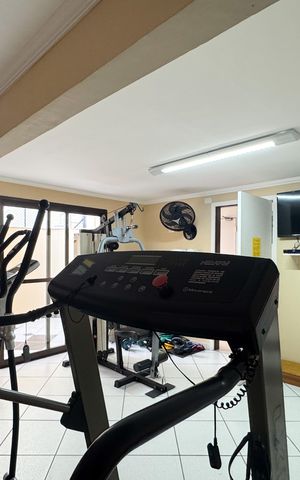 Apartamento à venda com 133m², 3 quartos e 2 vagas Apartamento à venda com 133m², 3 quartos e 2 vagasÁrea comum - Academia