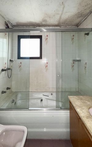 Apartamento à venda com 133m², 3 quartos e 2 vagas Apartamento à venda com 133m², 3 quartos e 2 vagasBanheiro da suíte