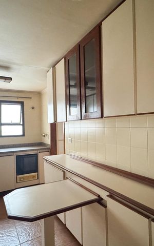Apartamento à venda com 133m², 3 quartos e 2 vagas Apartamento à venda com 133m², 3 quartos e 2 vagasCozinha