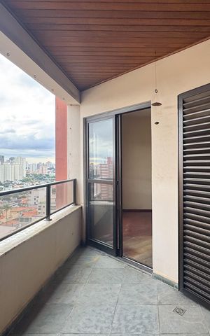 Apartamento à venda com 133m², 3 quartos e 2 vagas Apartamento à venda com 133m², 3 quartos e 2 vagasVaranda da sala