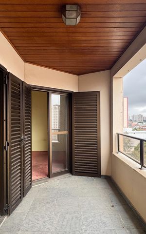 Apartamento à venda com 133m², 3 quartos e 2 vagas Apartamento à venda com 133m², 3 quartos e 2 vagasVaranda da sala