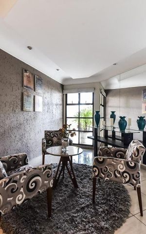 Apartamento à venda com 133m², 3 quartos e 2 vagas Apartamento à venda com 133m², 3 quartos e 2 vagasÁrea comum - Hall