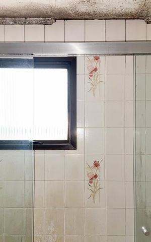 Apartamento à venda com 133m², 3 quartos e 2 vagas Apartamento à venda com 133m², 3 quartos e 2 vagasBanheiro da suíte