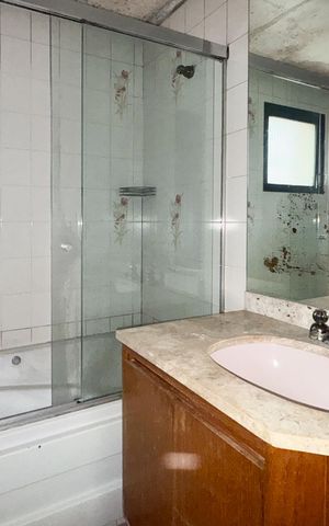 Apartamento à venda com 133m², 3 quartos e 2 vagas Apartamento à venda com 133m², 3 quartos e 2 vagasBanheiro da suíte