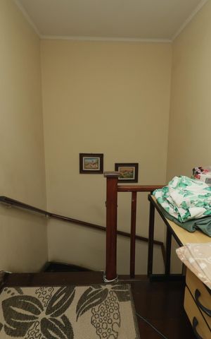 Casa à venda com 300m², 3 quartos e 2 vagasHall de Escadas
