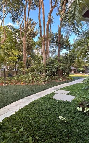 Apartamento à venda com 231m², 5 quartos e 3 vagas Apartamento à venda com 231m², 5 quartos e 3 vagasÁrea comum