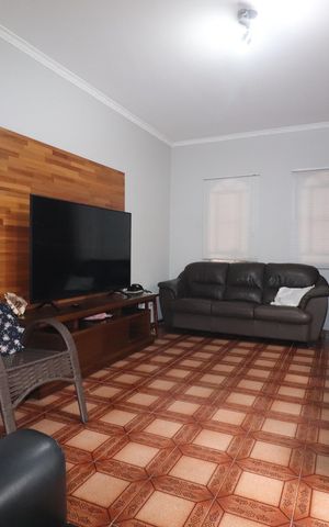 Casa para alugar com 250m², 3 quartos e 2 vagasSala