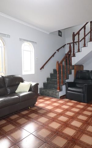 Casa para alugar com 250m², 3 quartos e 2 vagasSala