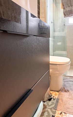 Apartamento à venda com 64m², 2 quartos e 2 vagas Apartamento à venda com 64m², 2 quartos e 2 vagasBanheiro da Suíte