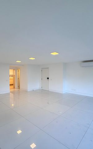 Apartamento para alugar com 262m², 3 quartos e 2 vagas Apartamento para alugar com 262m², 3 quartos e 2 vagasSala