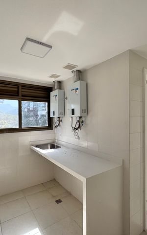 Apartamento para alugar com 262m², 3 quartos e 2 vagas Apartamento para alugar com 262m², 3 quartos e 2 vagasÁrea de Serviço