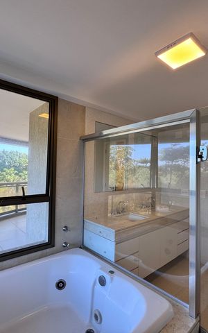 Apartamento para alugar com 262m², 3 quartos e 2 vagas Apartamento para alugar com 262m², 3 quartos e 2 vagasSuíte 1 - Master - Banheiro