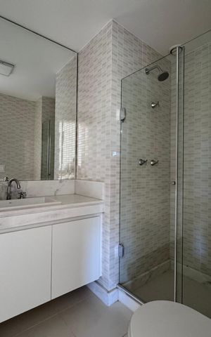 Apartamento para alugar com 262m², 3 quartos e 2 vagas Apartamento para alugar com 262m², 3 quartos e 2 vagasBanheiro Social