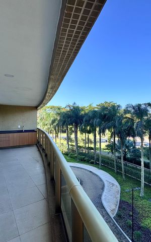 Apartamento para alugar com 262m², 3 quartos e 2 vagas Apartamento para alugar com 262m², 3 quartos e 2 vagasVaranda