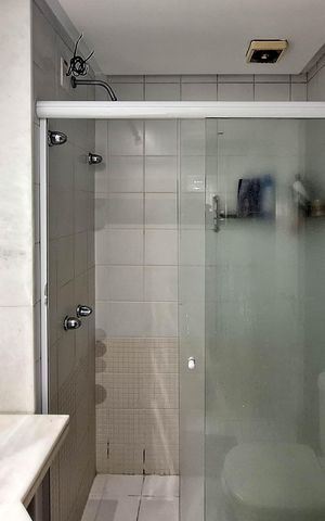 Apartamento à venda com 160m², 4 quartos e 2 vagas Apartamento à venda com 160m², 4 quartos e 2 vagasBanheiro Social