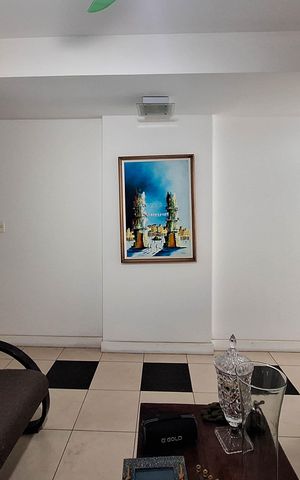 Apartamento à venda com 160m², 4 quartos e 2 vagas Apartamento à venda com 160m², 4 quartos e 2 vagasEscritório