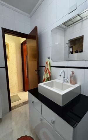 Casa à venda com 100m², 2 quartos e 1 vaga Casa à venda com 100m², 2 quartos e 1 vagaBanheiro