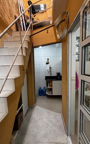 Casa à venda com 100m², 2 quartos e 1 vaga Casa à venda com 100m², 2 quartos e 1 vagaÁrea de Serviço