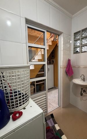 Casa à venda com 100m², 2 quartos e 1 vaga Casa à venda com 100m², 2 quartos e 1 vagaÁrea de Serviço