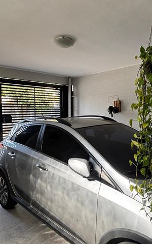 Casa à venda com 100m², 2 quartos e 1 vaga Casa à venda com 100m², 2 quartos e 1 vagaGaragem