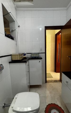 Casa à venda com 100m², 2 quartos e 1 vaga Casa à venda com 100m², 2 quartos e 1 vagaBanheiro