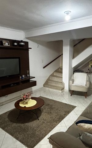 Casa à venda com 100m², 2 quartos e 1 vaga Casa à venda com 100m², 2 quartos e 1 vagaSala