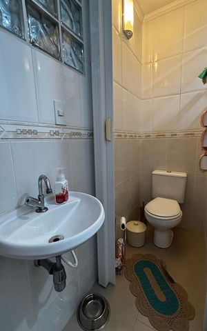 Casa à venda com 100m², 2 quartos e 1 vaga Casa à venda com 100m², 2 quartos e 1 vagaÁrea de Serviço - Banheiro