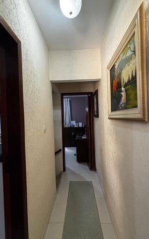 Casa à venda com 100m², 2 quartos e 1 vaga Casa à venda com 100m², 2 quartos e 1 vagaCorredor