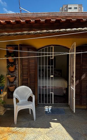 Casa à venda com 100m², 2 quartos e 1 vaga Casa à venda com 100m², 2 quartos e 1 vagaQuarto 1 Varanda