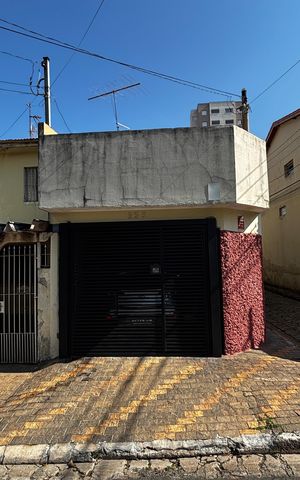 Casa à venda com 100m², 2 quartos e 1 vaga Casa à venda com 100m², 2 quartos e 1 vagaFachada