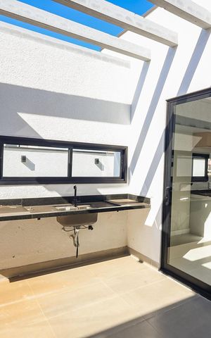 Casa de condomínio à venda com 220m², 4 quartos e 4 vagas Casa de condomínio à venda com 220m², 4 quartos e 4 vagasÁrea gourmet