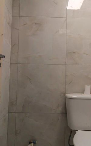 Apartamento à venda com 46m², 2 quartos e 1 vaga Apartamento à venda com 46m², 2 quartos e 1 vagaBanheiro