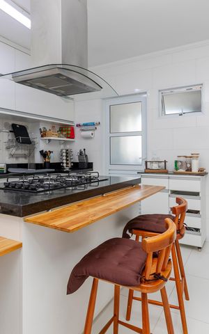 Apartamento à venda com 120m², 3 quartos e 2 vagas Apartamento à venda com 120m², 3 quartos e 2 vagasCozinha
