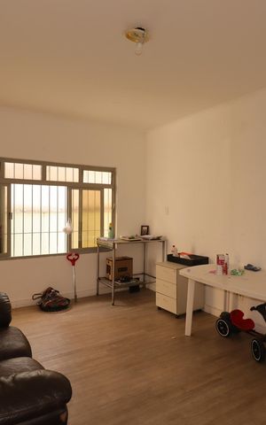 Casa à venda com 154m², 4 quartos e 2 vagasSala