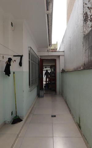 Casa à venda com 154m², 4 quartos e 2 vagasCorredor externo